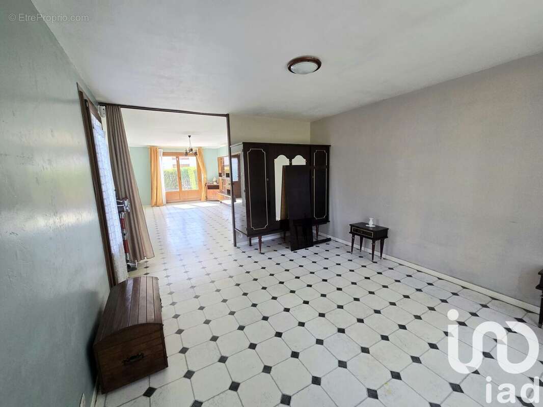 Photo 6 - Maison à LA CHAPELLE-SAINT-LUC