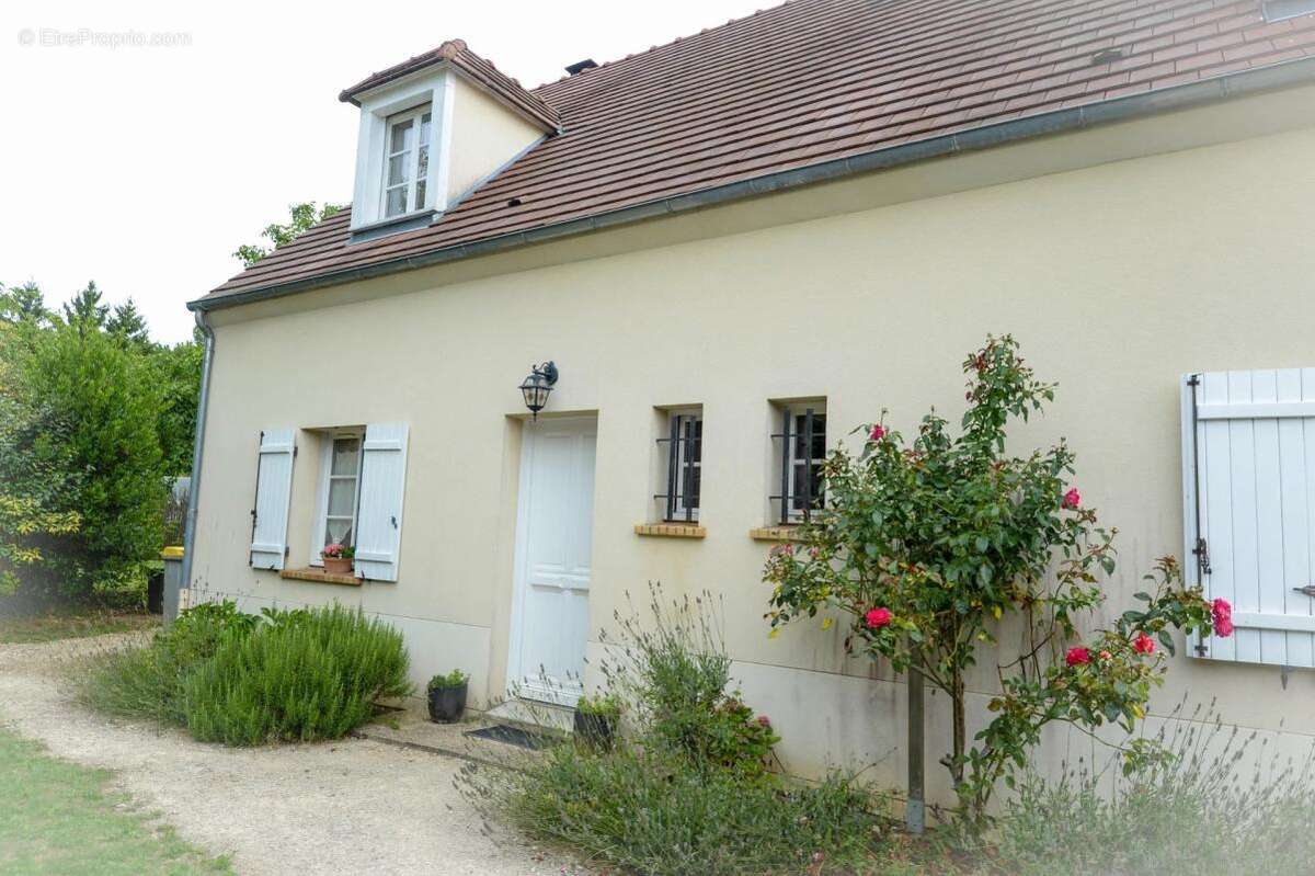Maison à MONTIGNY-SUR-LOING