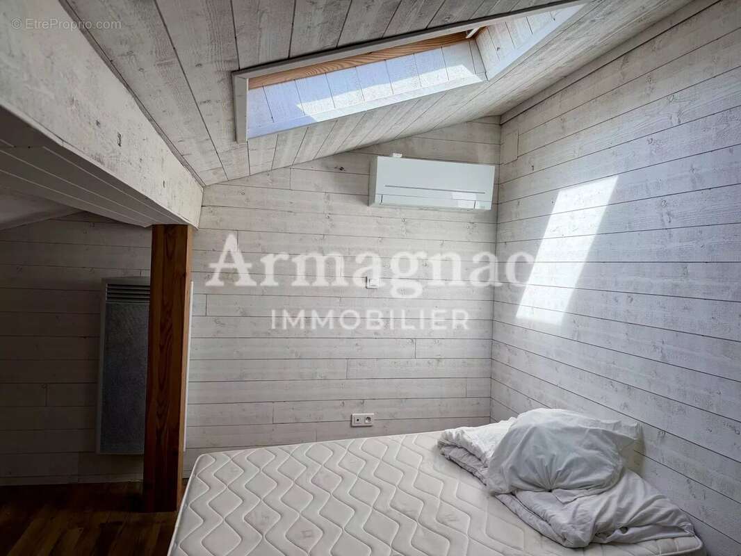 Maison à VIC-FEZENSAC