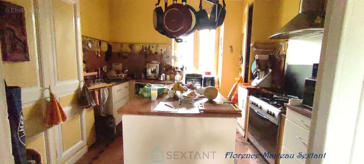 Epeigné-les-Bois Longère de 183m2 et ses dépendances 315 000 - photo 5