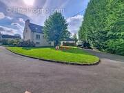 Maison à CHATEAUNEUF-DU-FAOU