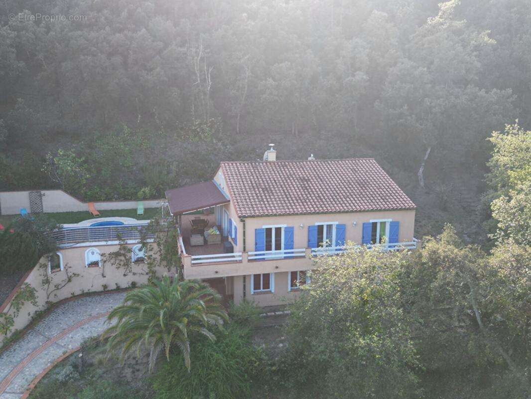 Maison à REYNES