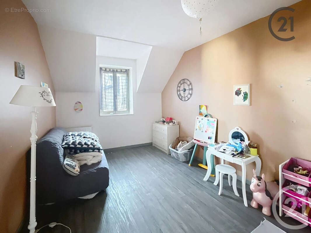 Maison à CHARENTENAY