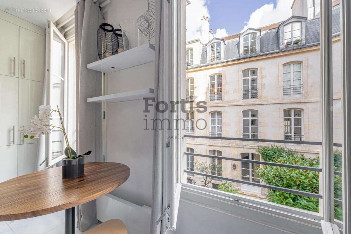 Appartement à PARIS-2E