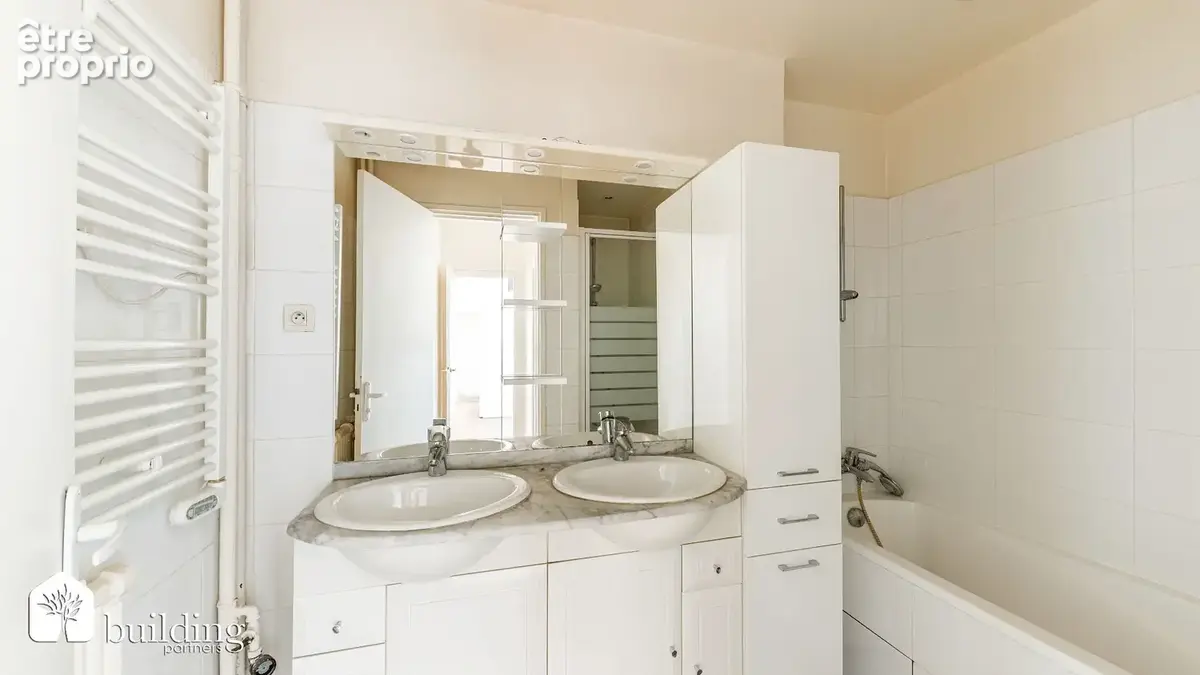 Paris 16ème - Foch / Dauphine - Appartement 4 pièces de 92m² - photo 7