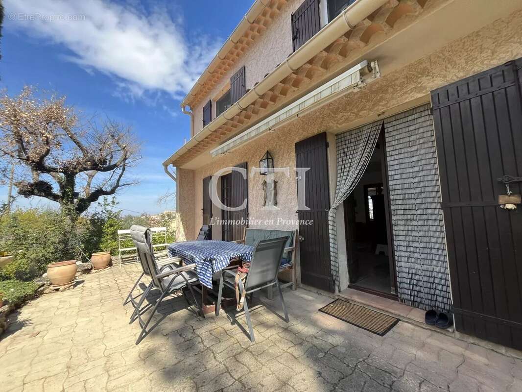 Maison à VAISON-LA-ROMAINE