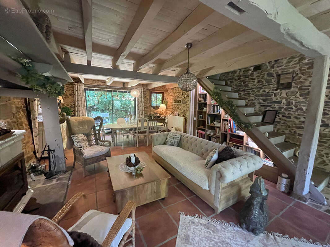 Maison à CHAMBOULIVE