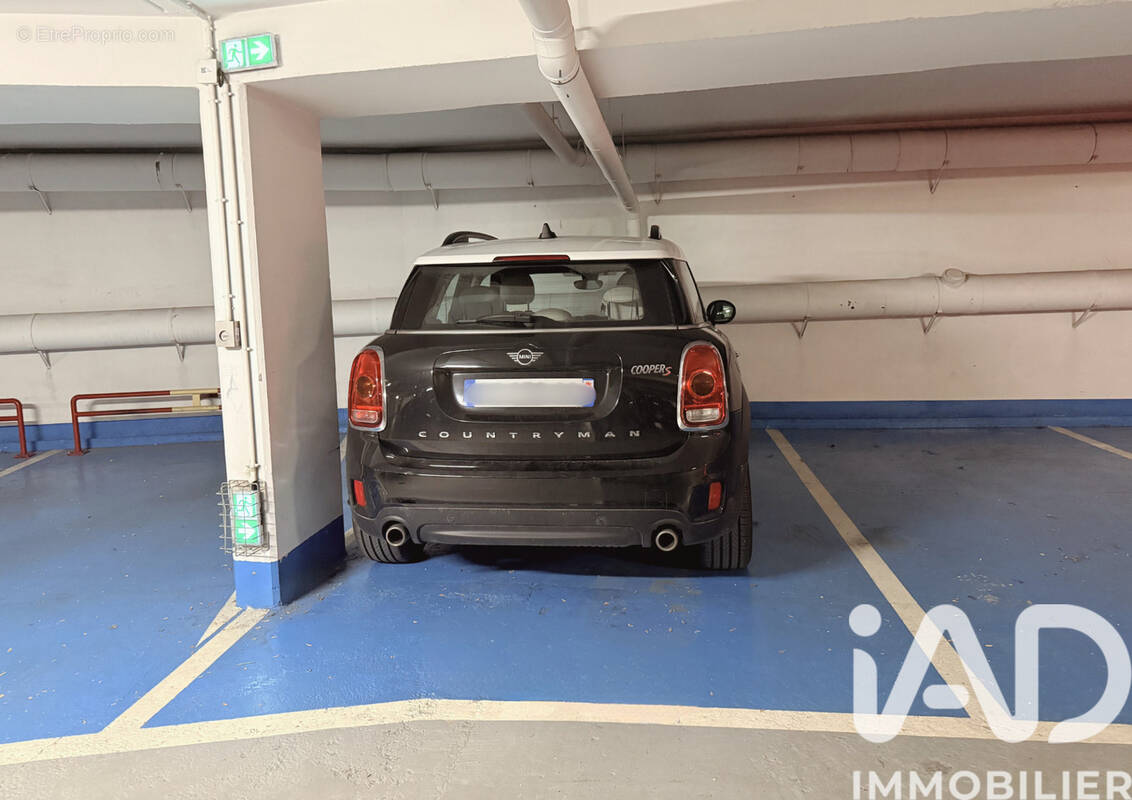 Photo 1 - Parking à COLOMBES