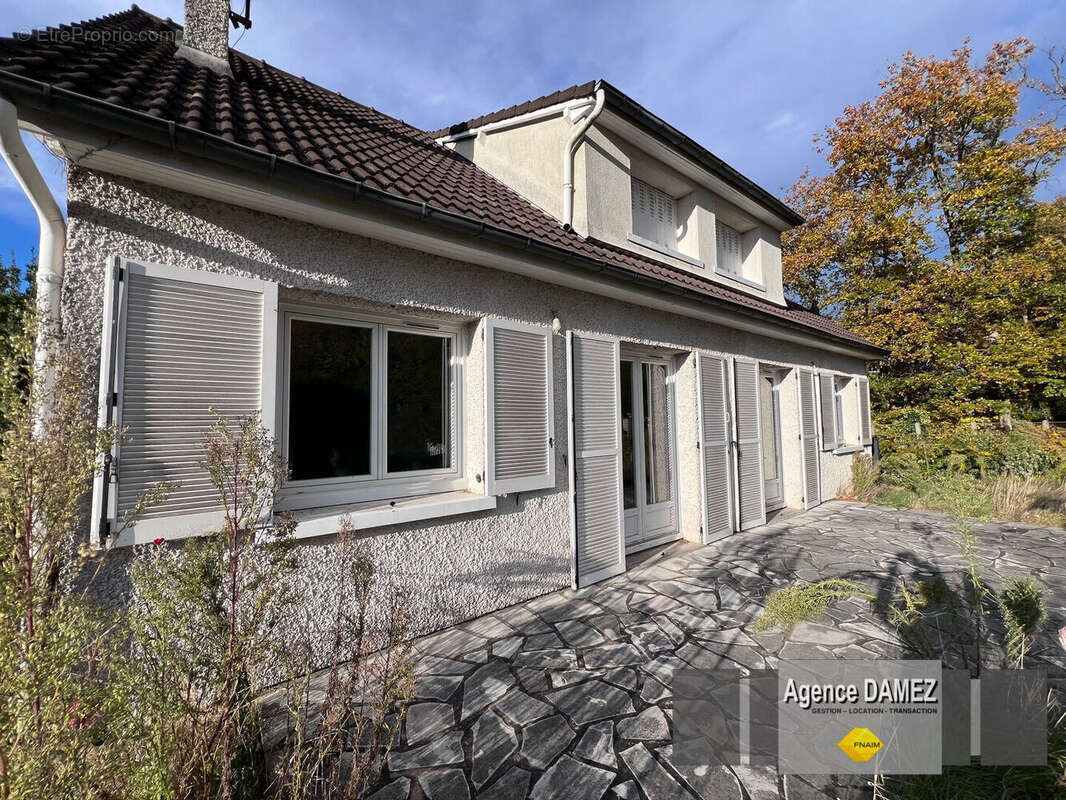 Maison à SAINT-CYR-SOUS-DOURDAN