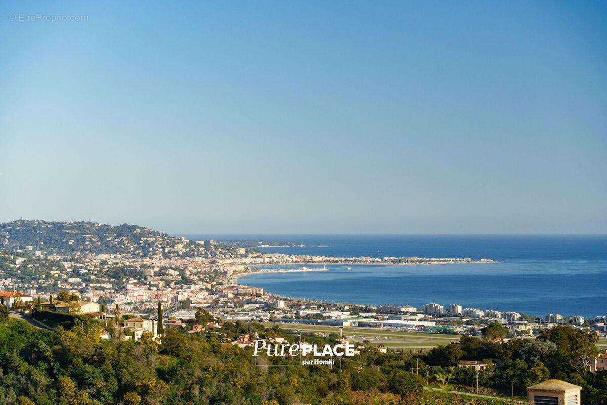 Appartement à MANDELIEU-LA-NAPOULE