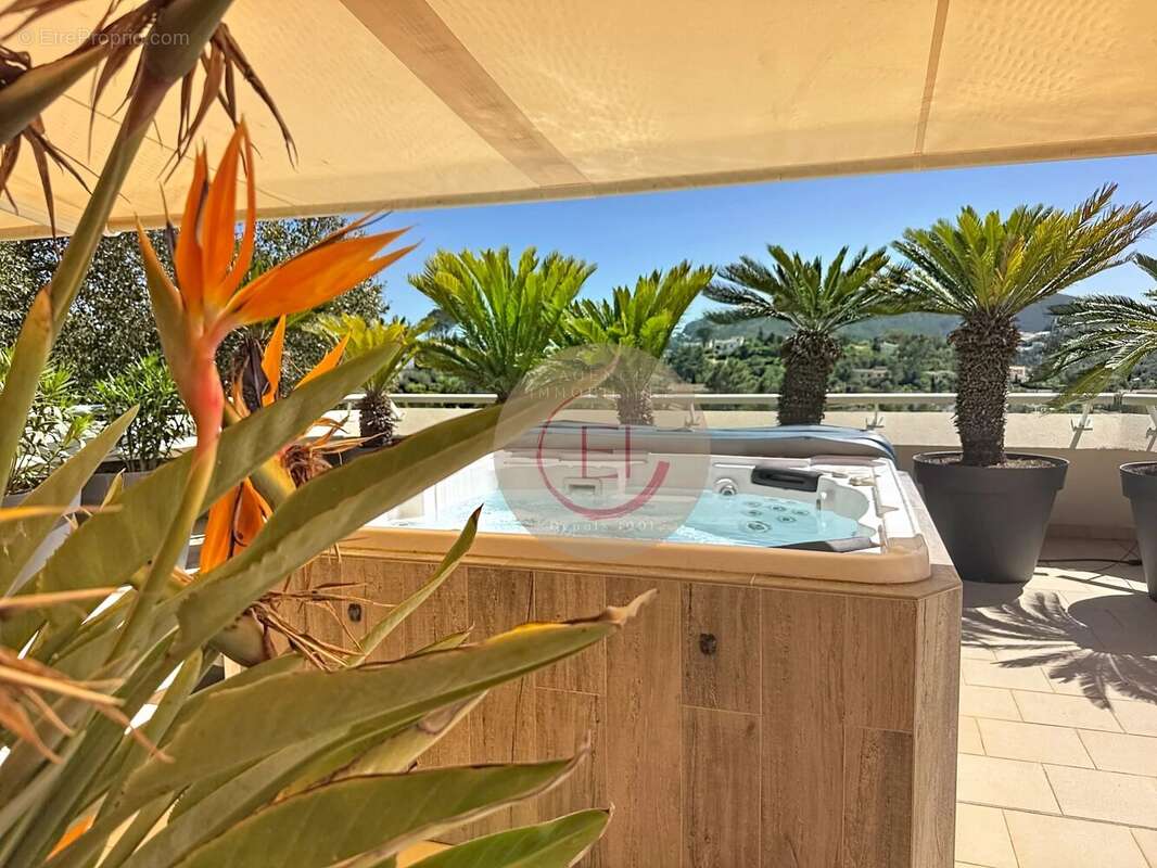 Appartement à MANDELIEU-LA-NAPOULE