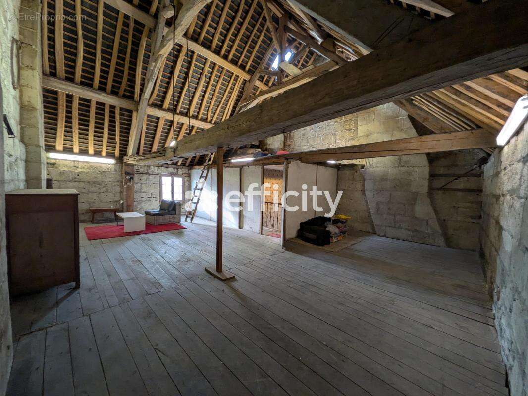 Maison à CINQ-MARS-LA-PILE