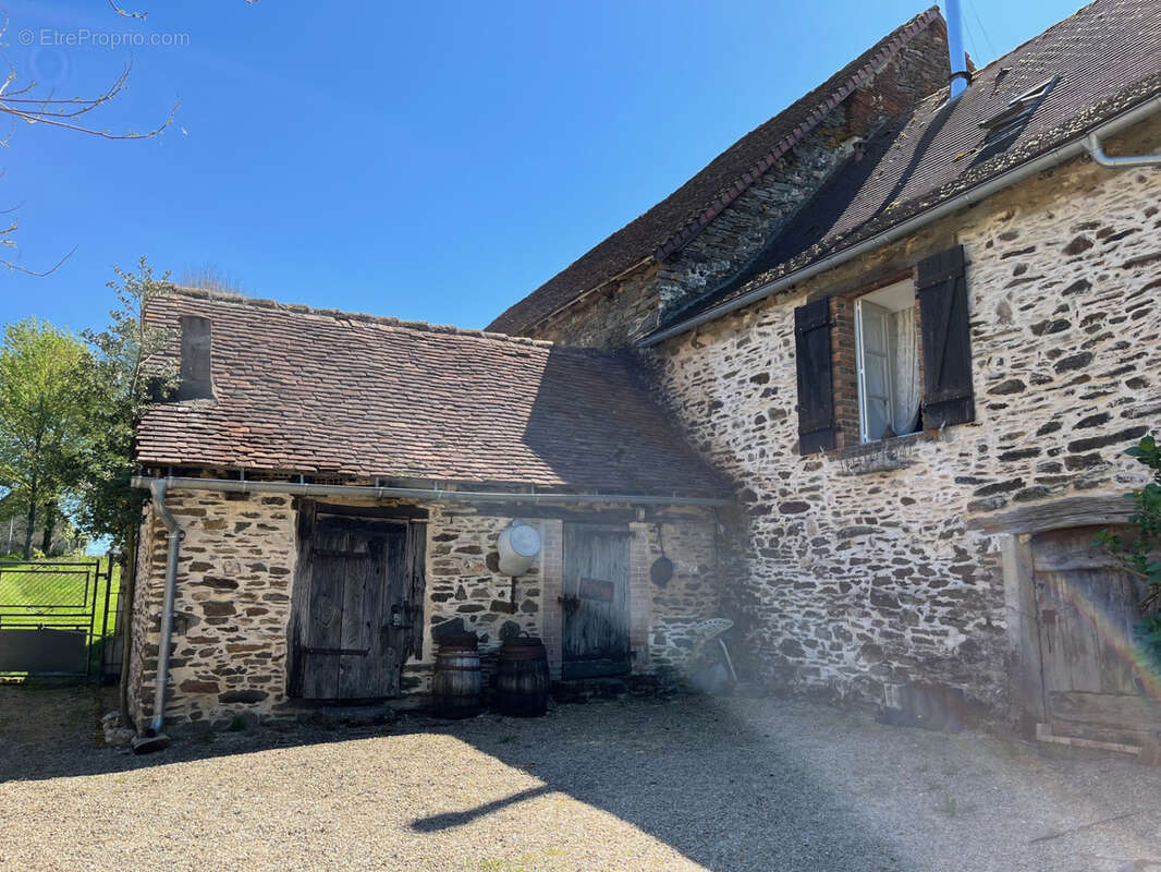 Maison à COUSSAC-BONNEVAL