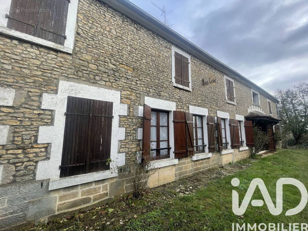 Photo 1 - Maison à VARENNES-LES-NARCY