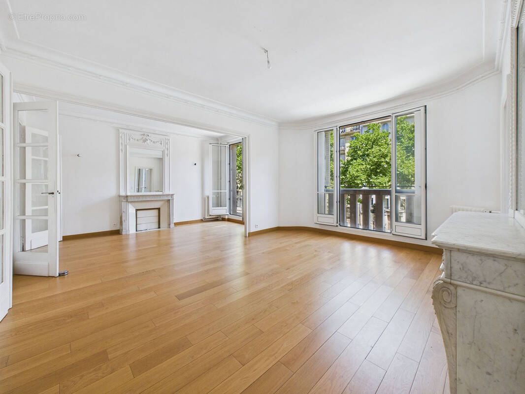 Appartement à PARIS-14E