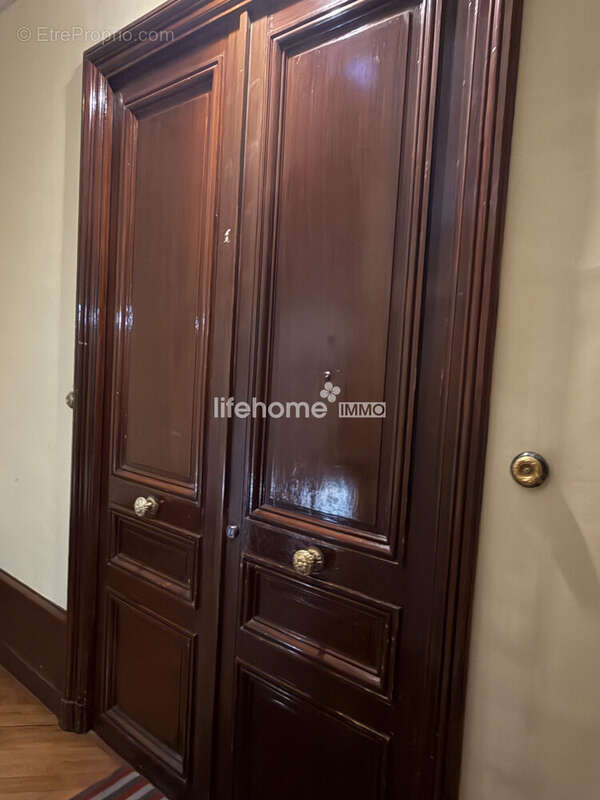 Appartement à MARSEILLE-1E