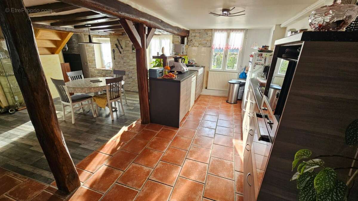 Maison à HOUDAN