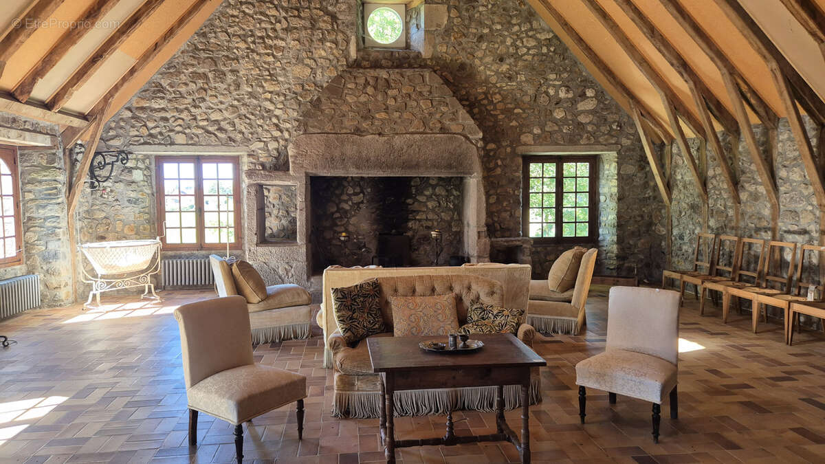 Maison à SAINT-CERNIN