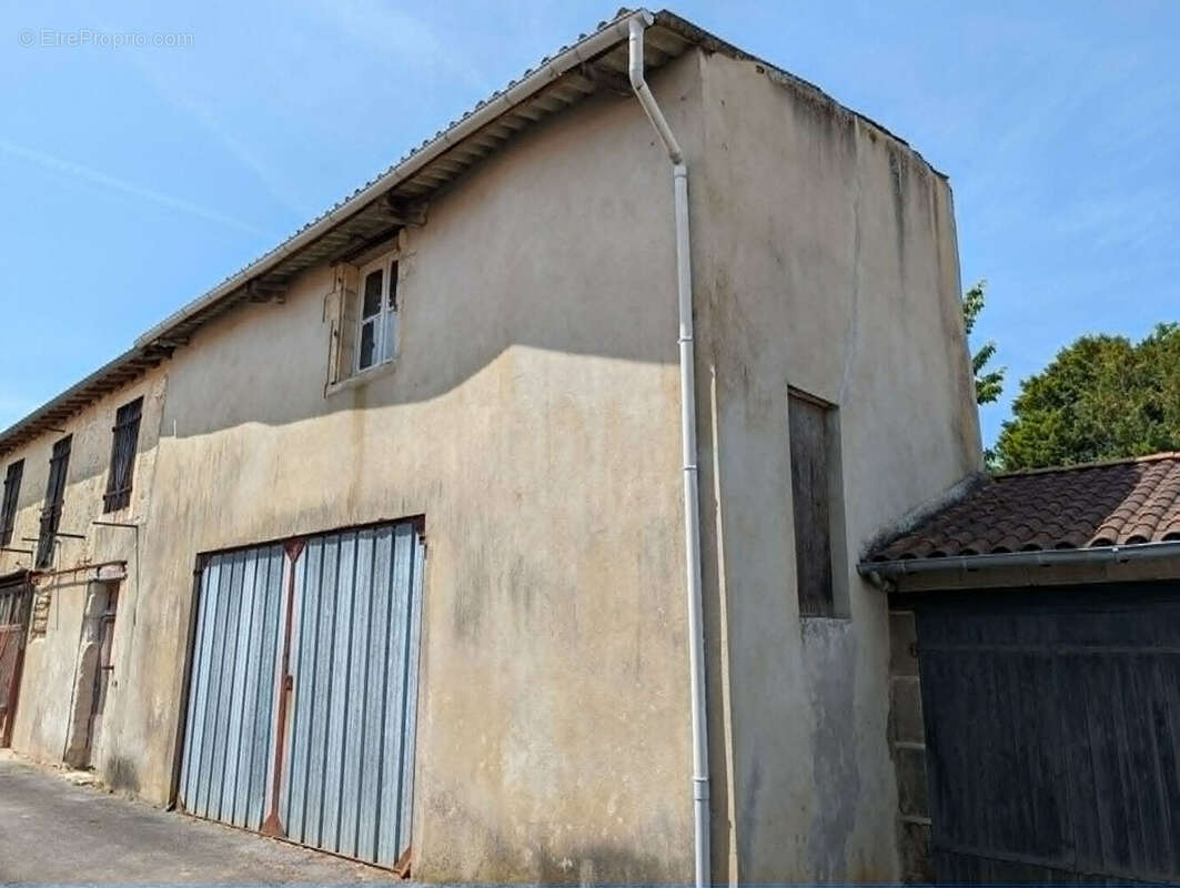 Parking à SAINT-MAIXENT-L'ECOLE