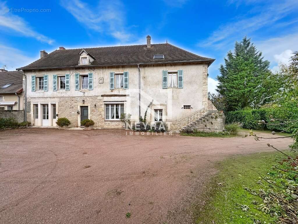 Maison à SENNECEY-LE-GRAND