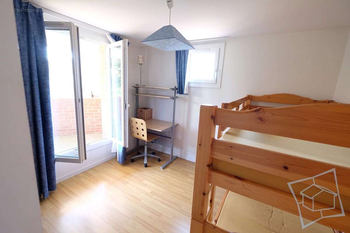 Maison à VOISINS-LE-BRETONNEUX