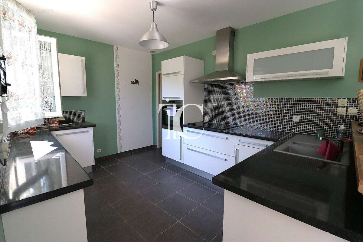 Villa plain pied sur 490 m² clos avec jolie vue - photo 7
