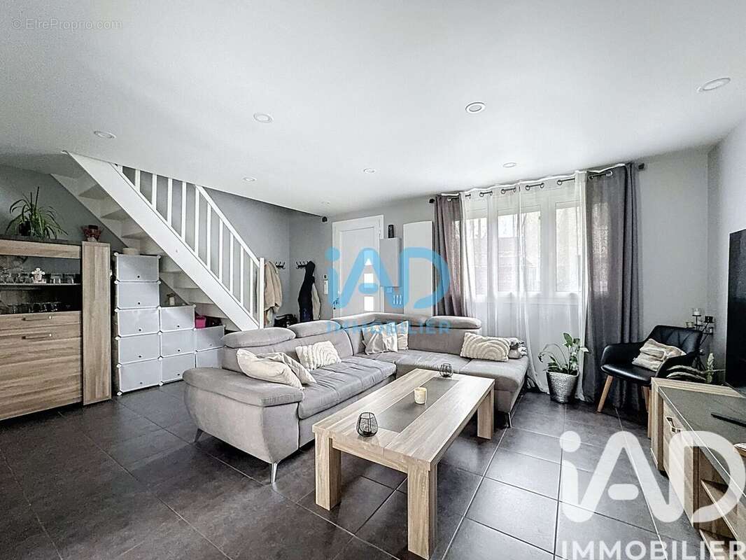 Maison 82 m² à Saint-Pierre-Du-Perray  - photo 5