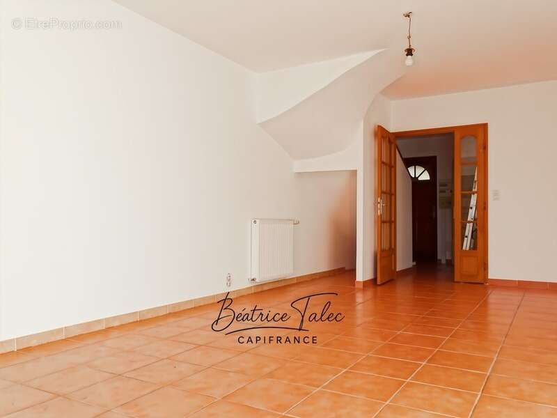 Appartement à LA FARE-LES-OLIVIERS