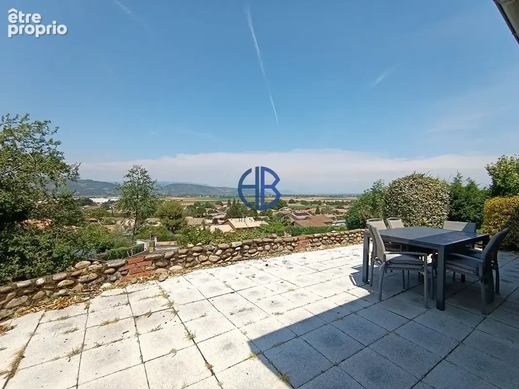 À Villa avec piscine et vue panoramique à Beausemblant - photo 10
