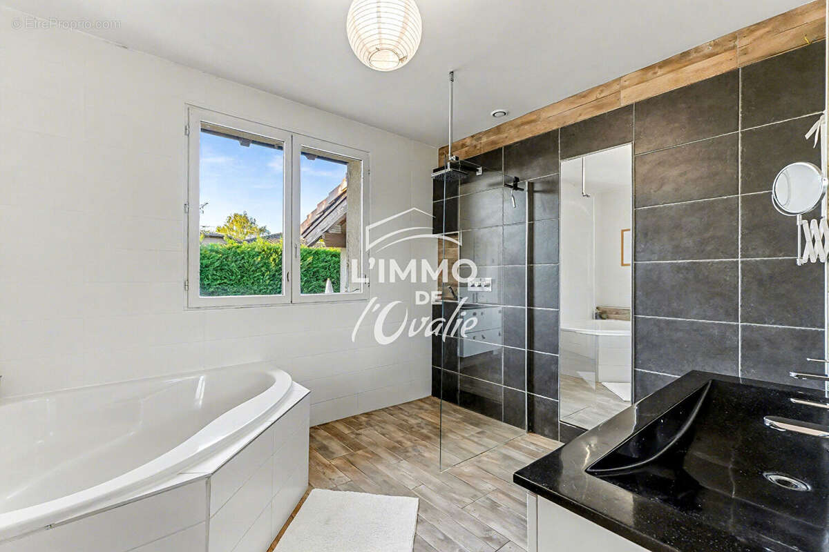 Maison à CASTELGINEST