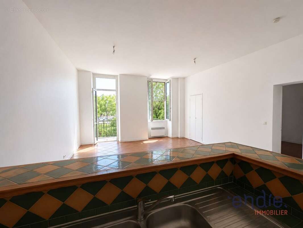 Appartement à FLASSANS-SUR-ISSOLE