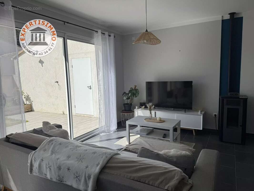 Maison à LA FARE-LES-OLIVIERS