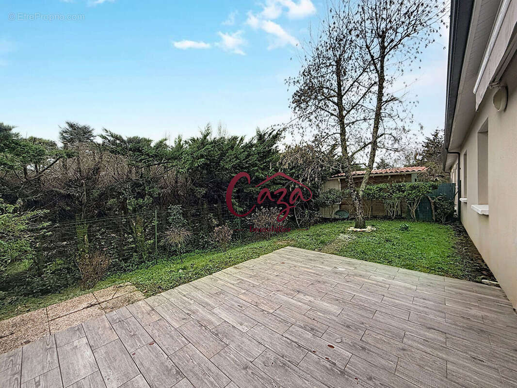 Maison à FARGUES-SAINT-HILAIRE