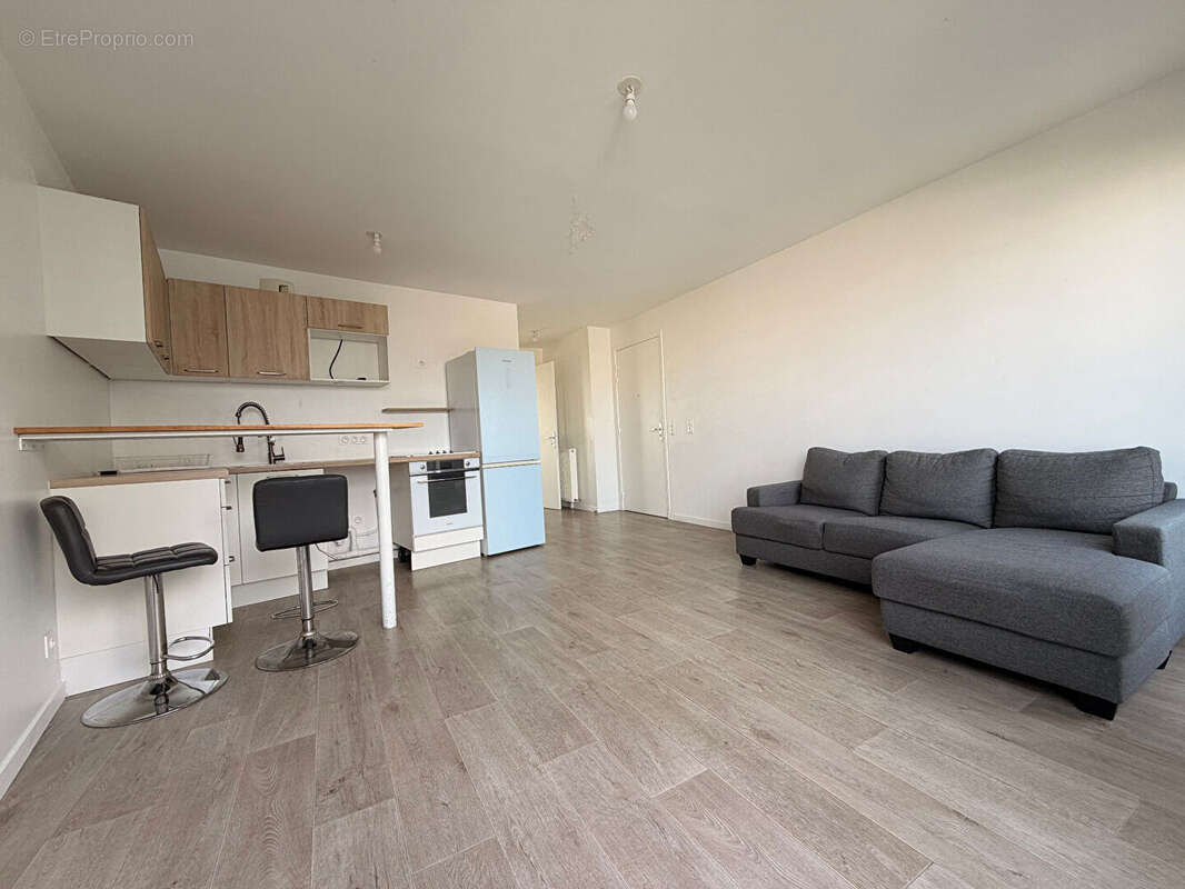 Appartement à VILLENEUVE-LA-GARENNE