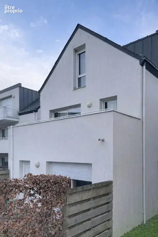 SURZUR Appartement T3 en DUPLEX de 67,70 m2, lumineux. À pied du bourg - photo 9