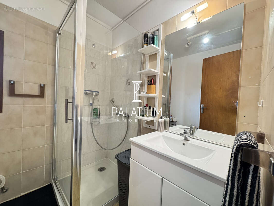 Appartement à GREOUX-LES-BAINS