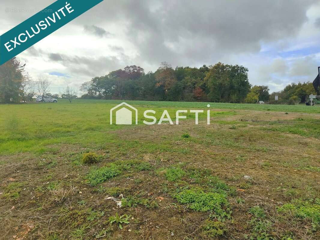Photo 3 - Terrain à BAZOGES-EN-PAILLERS