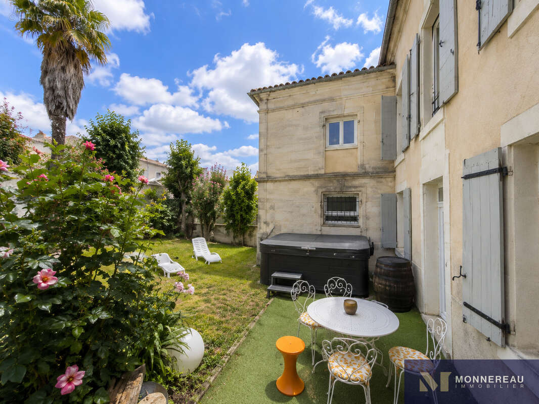 Maison de caractere en coeur de ville - photo 2