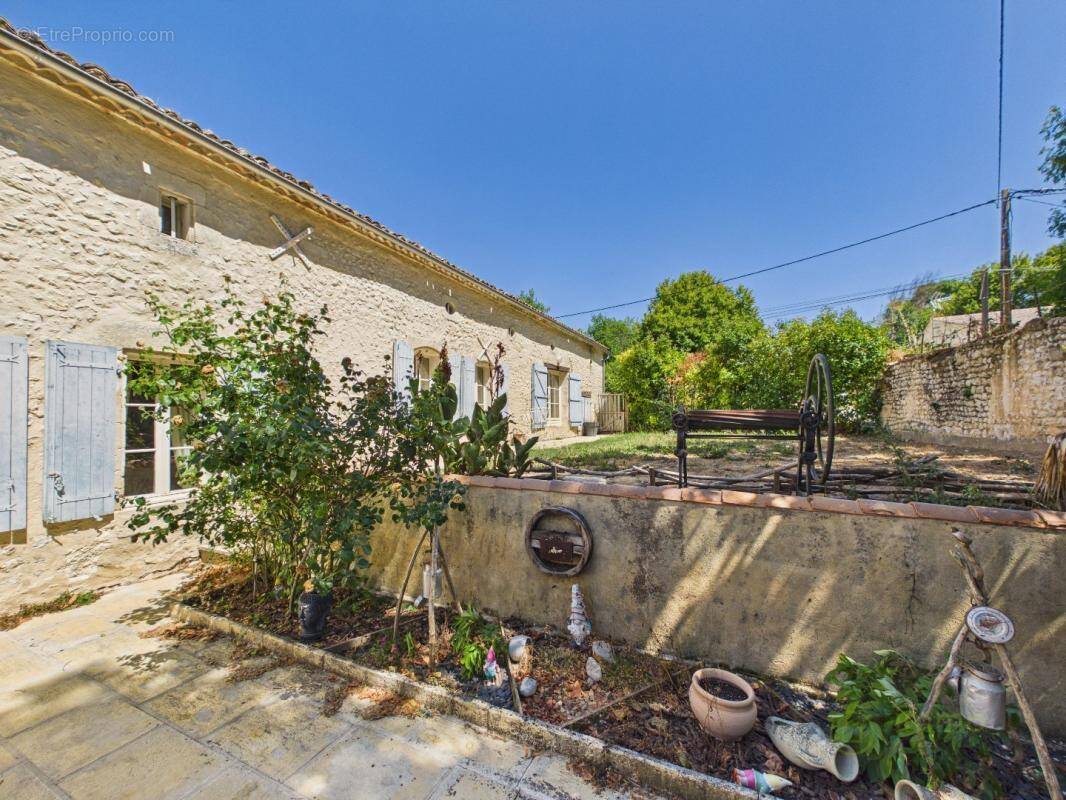 Maison à SAINT-GEORGES-DES-AGOUTS