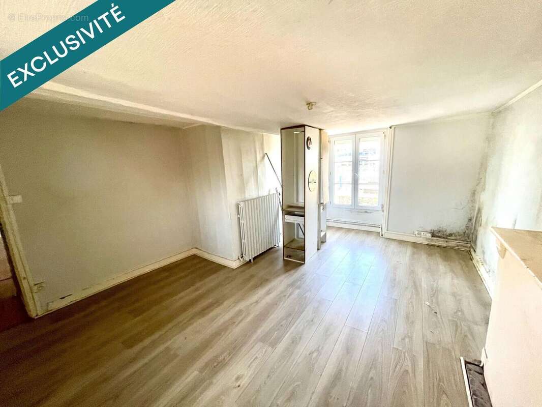 Maison 80 m² à Laval  - photo 2