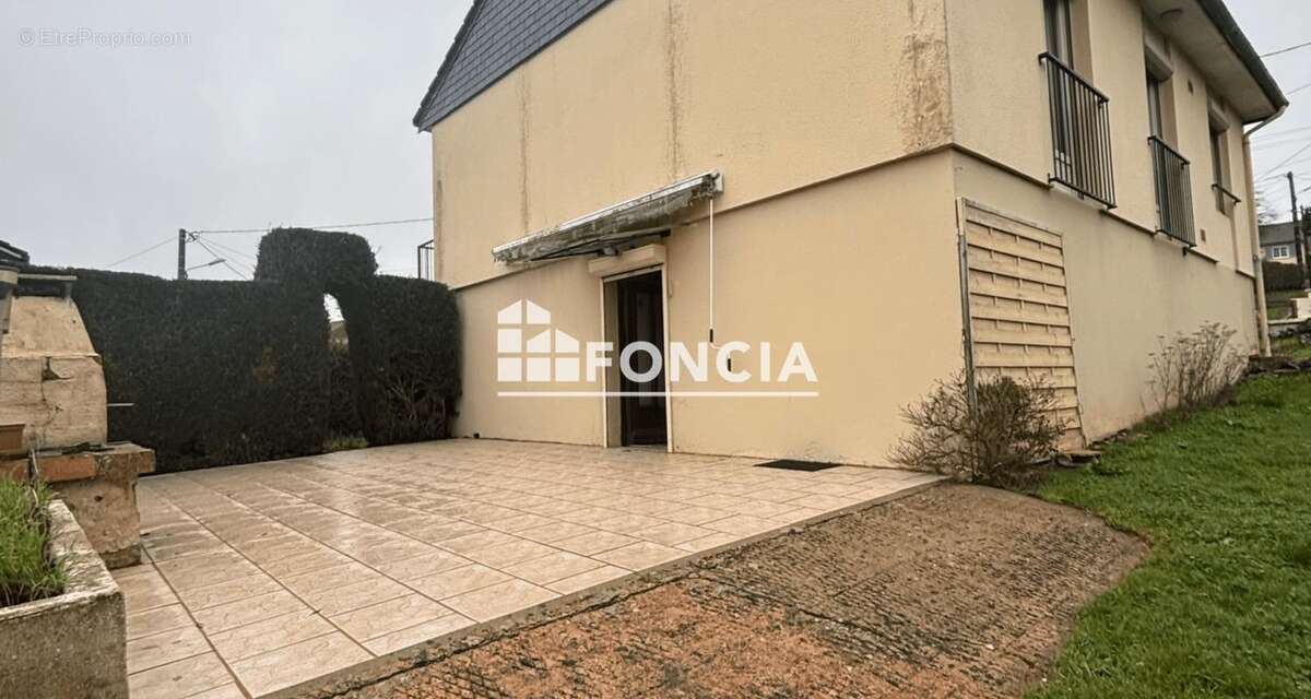 Maison à FRESNAY-SUR-SARTHE