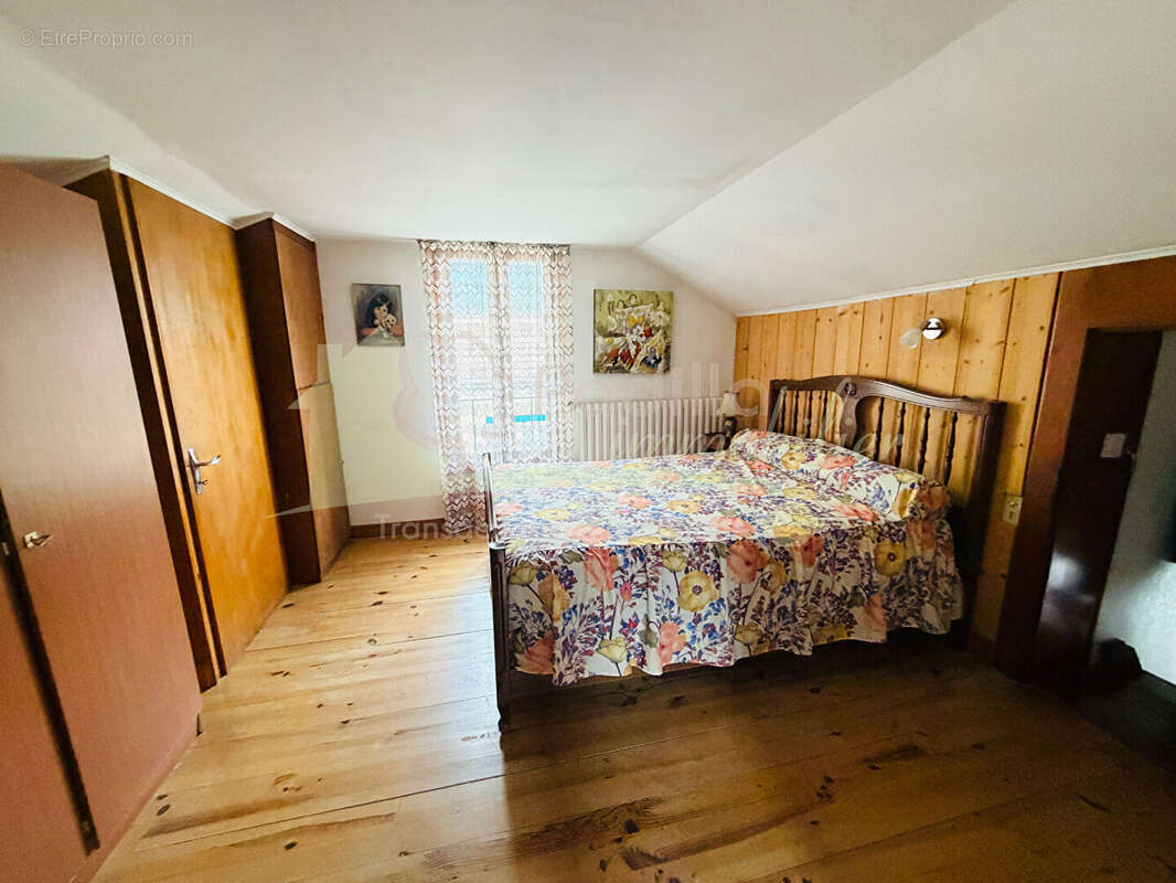 Maison à MARIGNIER