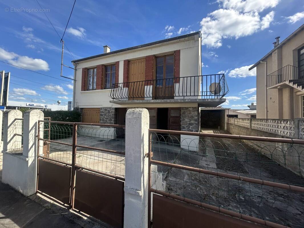 Maison à MONTLUCON
