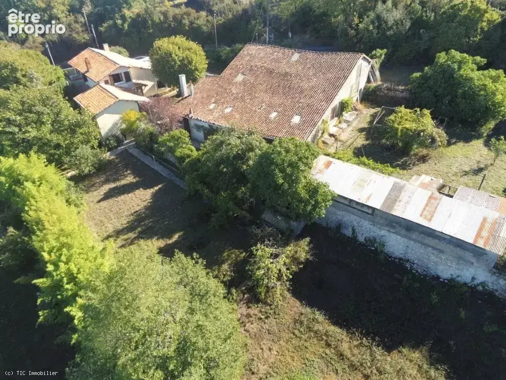 Maison Spacieuse Avec 5 Chambres et Dépendances - photo 46