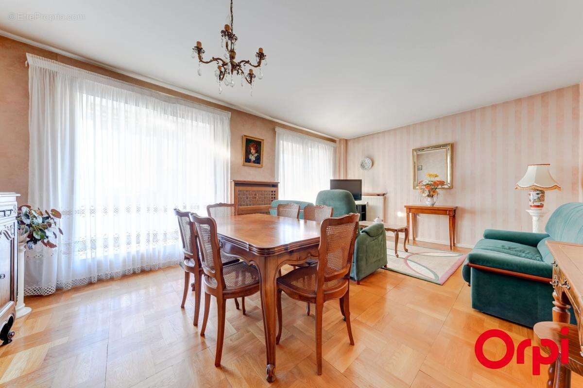 Appartement à CALUIRE-ET-CUIRE