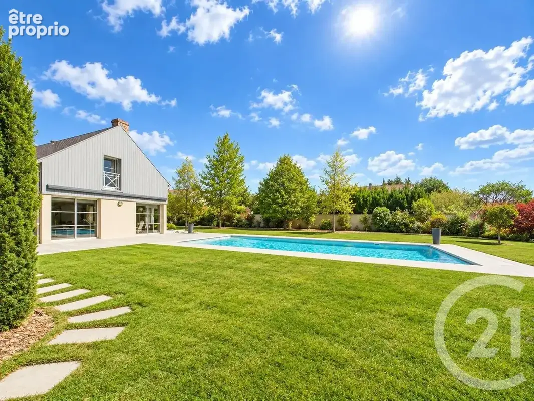 Photo Maison à Orsonville au prix de 782 000€