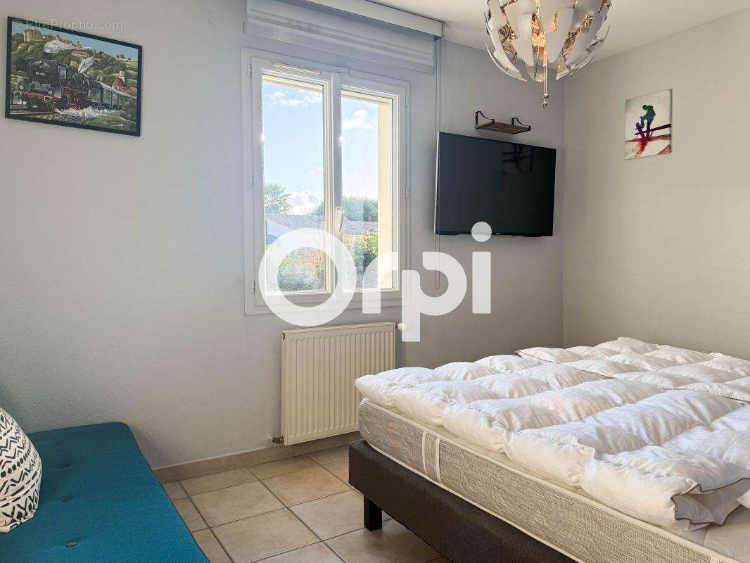 Maison à SAINT-LAURENT-DE-LA-PREE