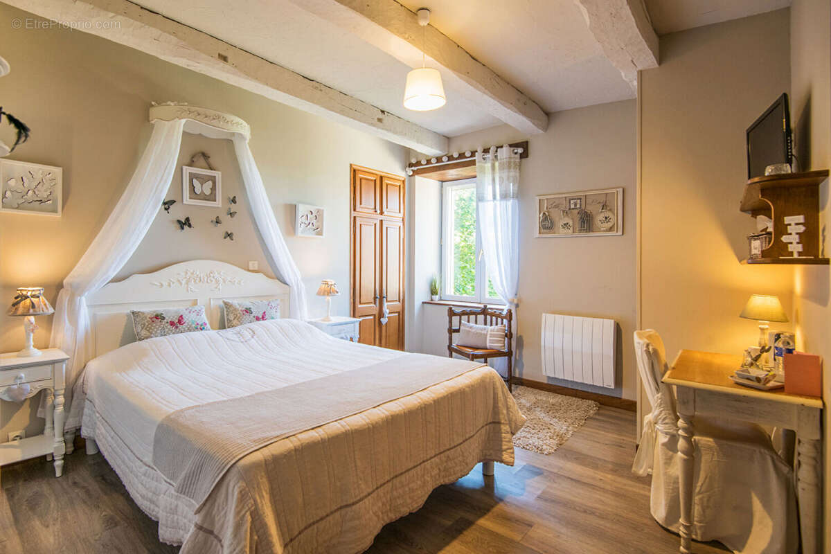 Maison en pierres au charme intemporel - photo 3