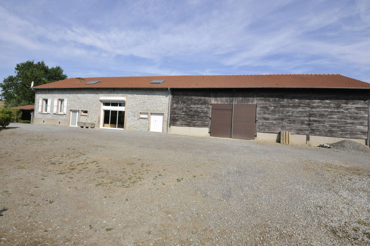 Magnifique Propriété en pierres aux portes de Limoges, sur 3,18 hectares de Terrains - photo 3