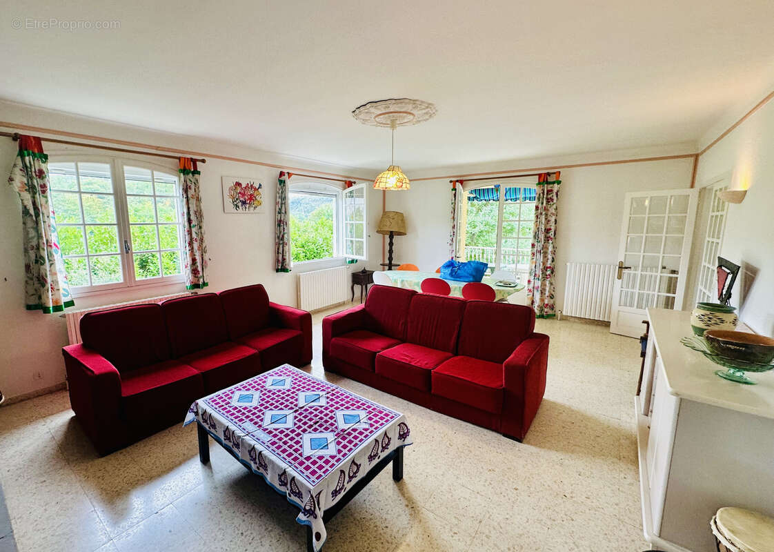 Maison à TOUR-DE-FAURE